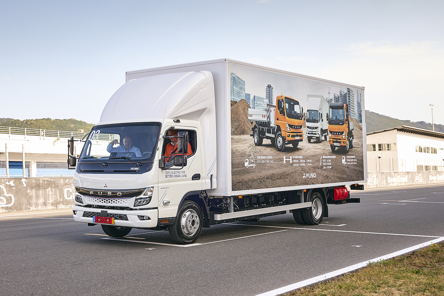 Van Reviews | Fuso eCanter (2023) | CompleteVan.ie