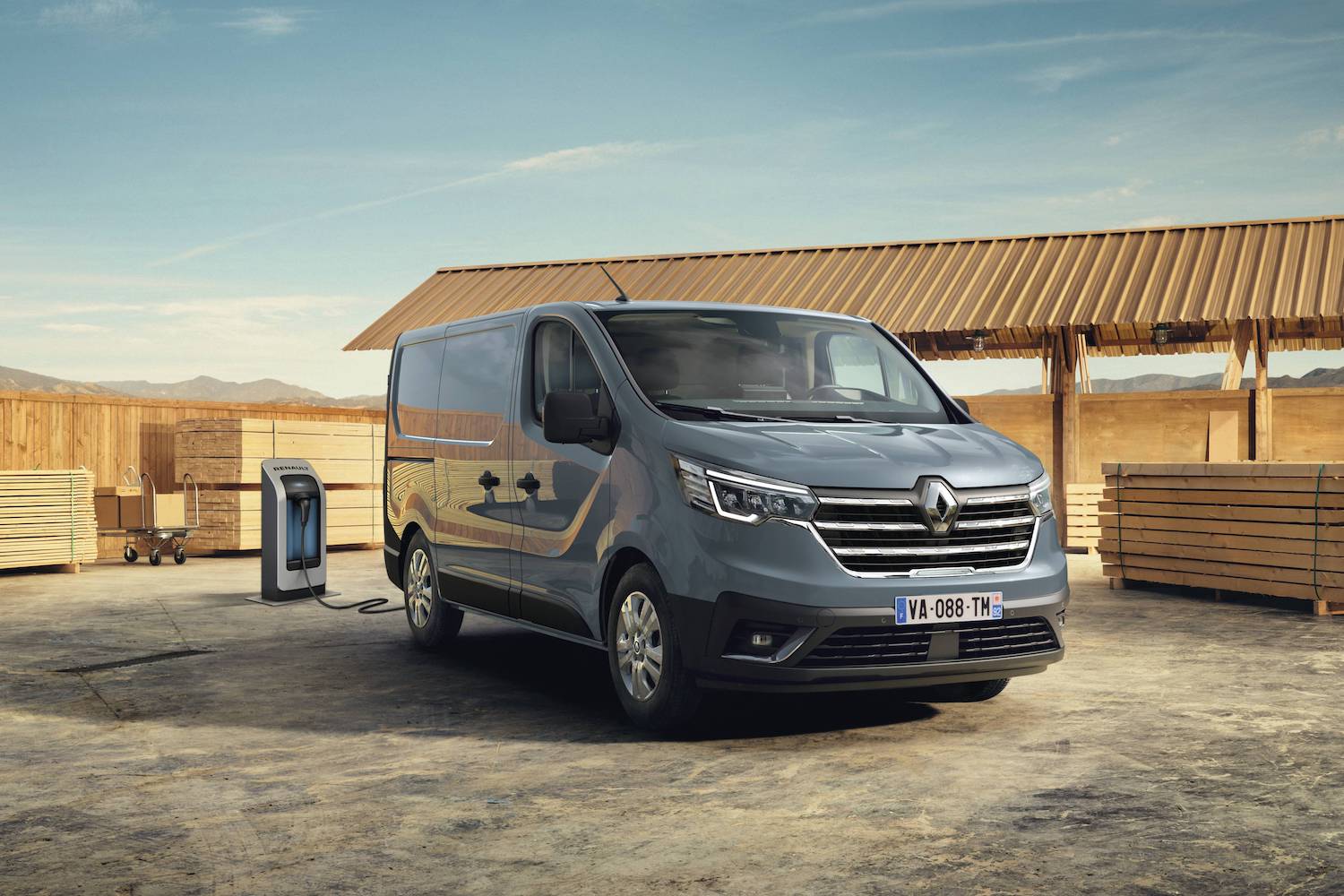 Van News | Electric Renault Trafic unveiled | CompleteVan.ie