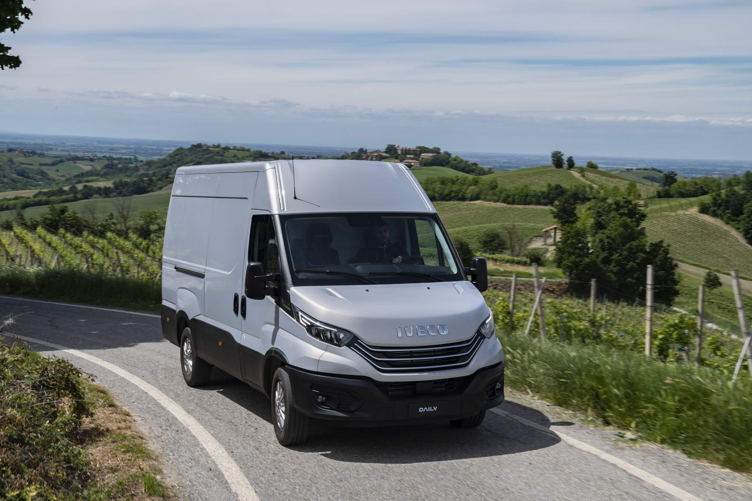 Van News | IVECO adds pneumatic suspension to the Daily | CompleteVan.ie