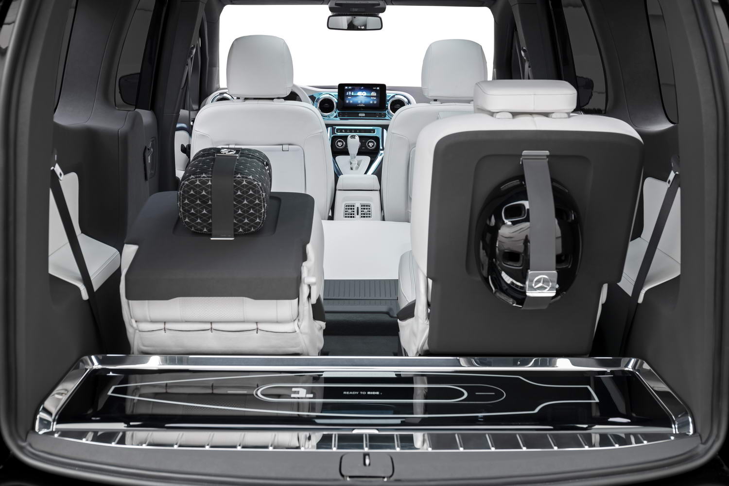 Mercedes EQT concept interior