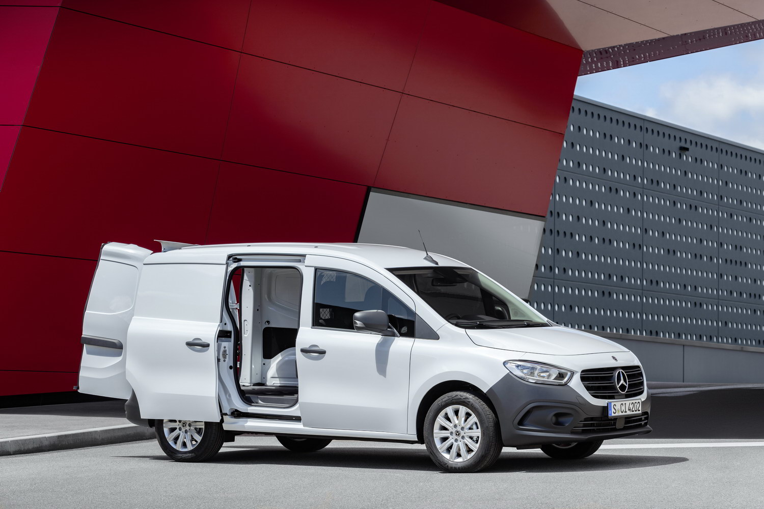 Van News | Mercedes shows off new Citan and eCitan vans | CompleteVan.ie