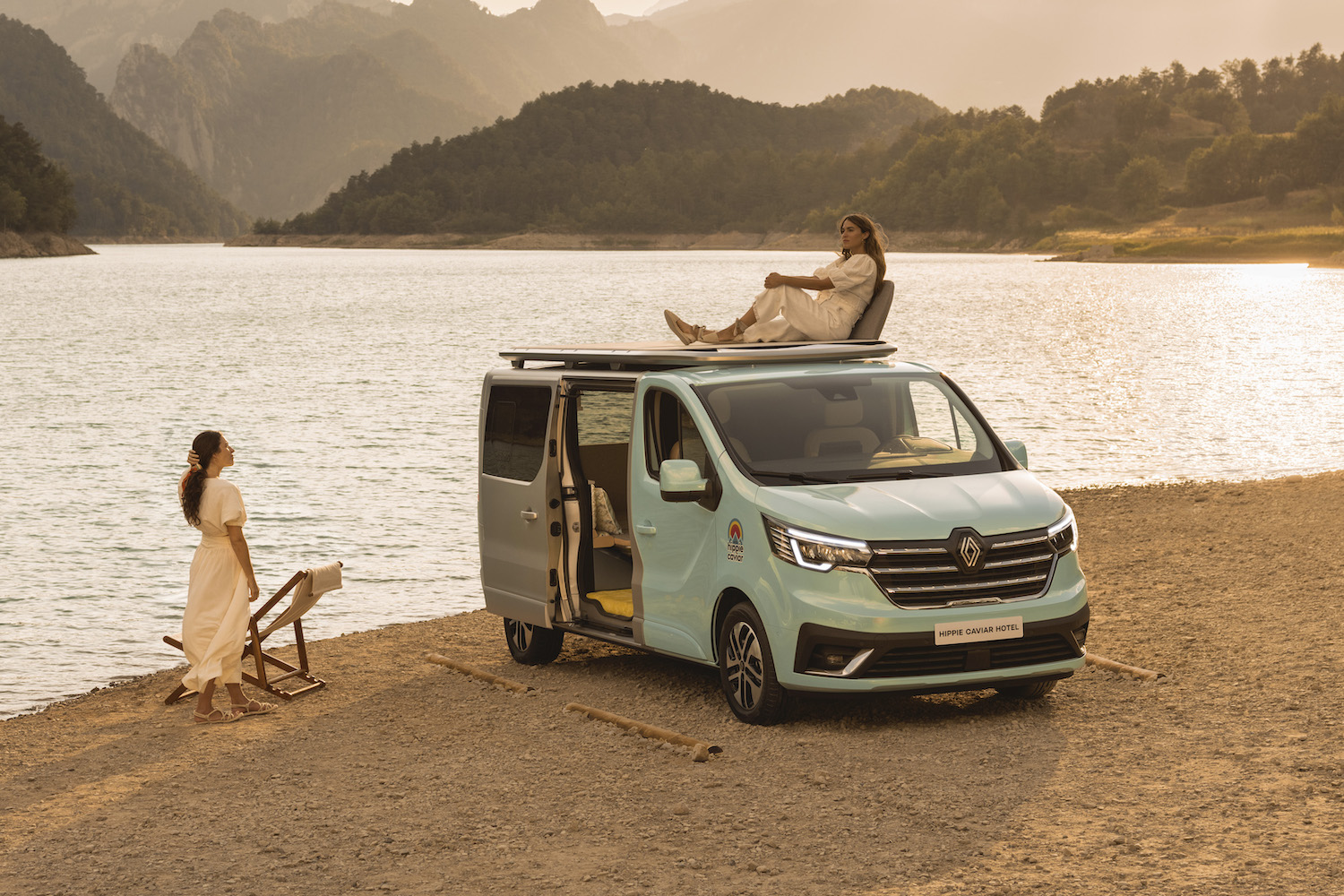 Van News | Renault creates ‘five-star hotel’ in a van | CompleteVan.ie