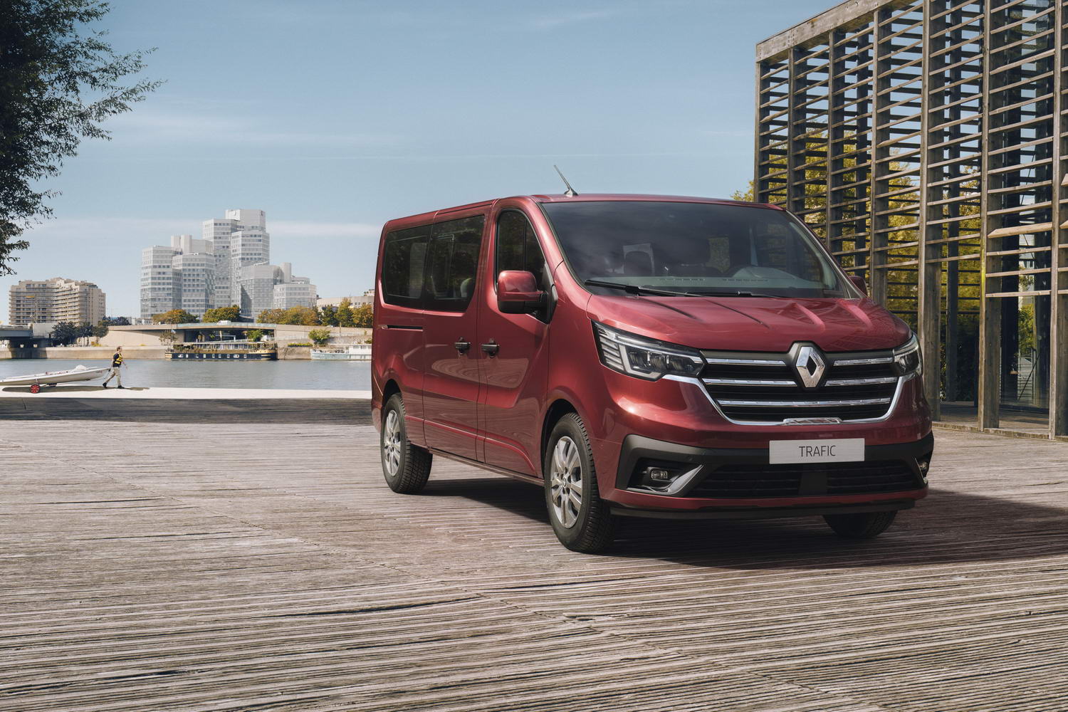 Van News | Renault launches new Trafic Passenger | CompleteVan.ie