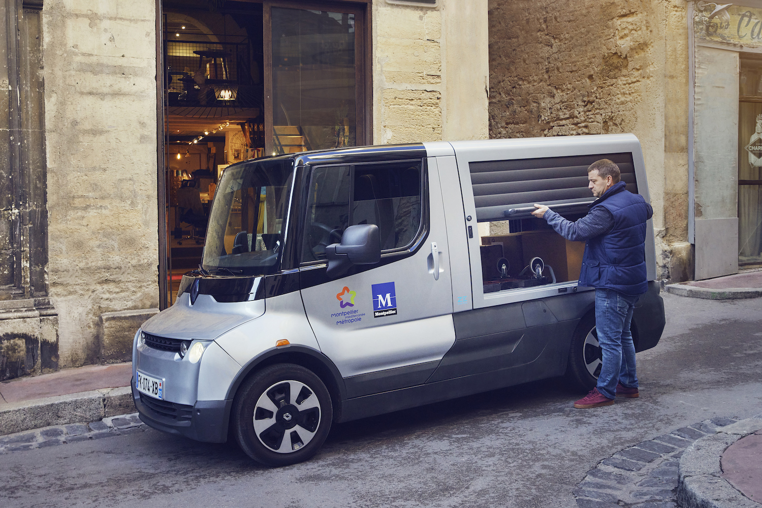 Van News | Renault's Mobilize targeting deliveries | CompleteVan.ie