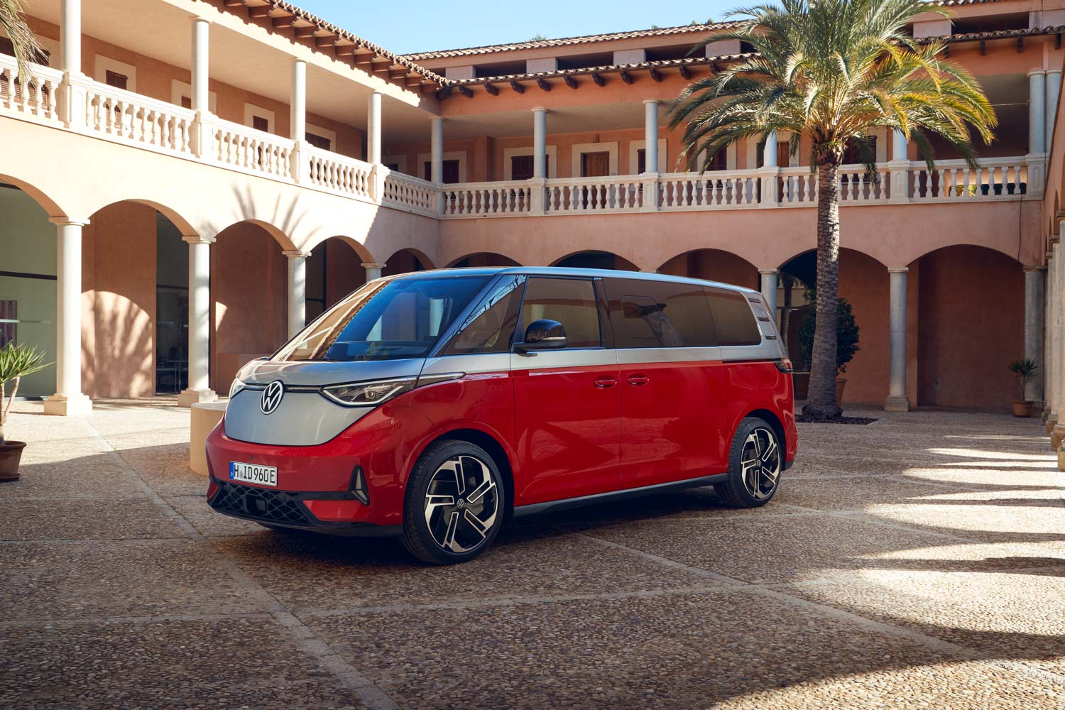 Van News | Volkswagen ID. Buzz GTX gets 340hp | CompleteVan.ie