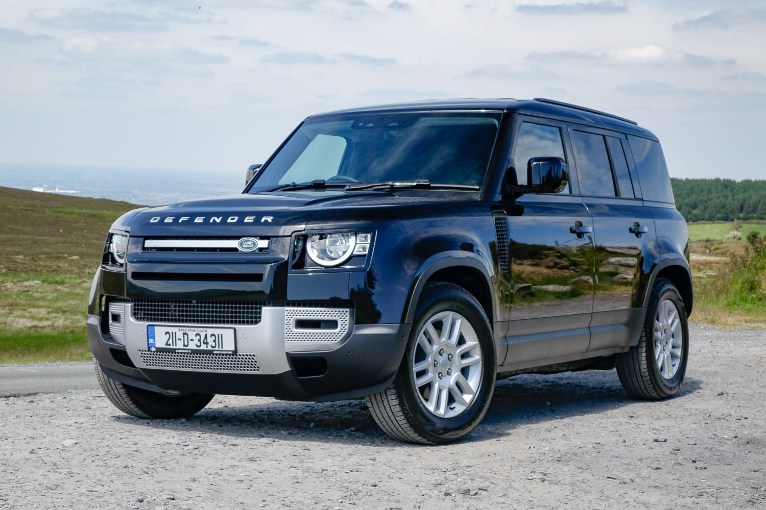 Van News | Land Rover Defender 110 Hardtop (2021) | CompleteVan.ie