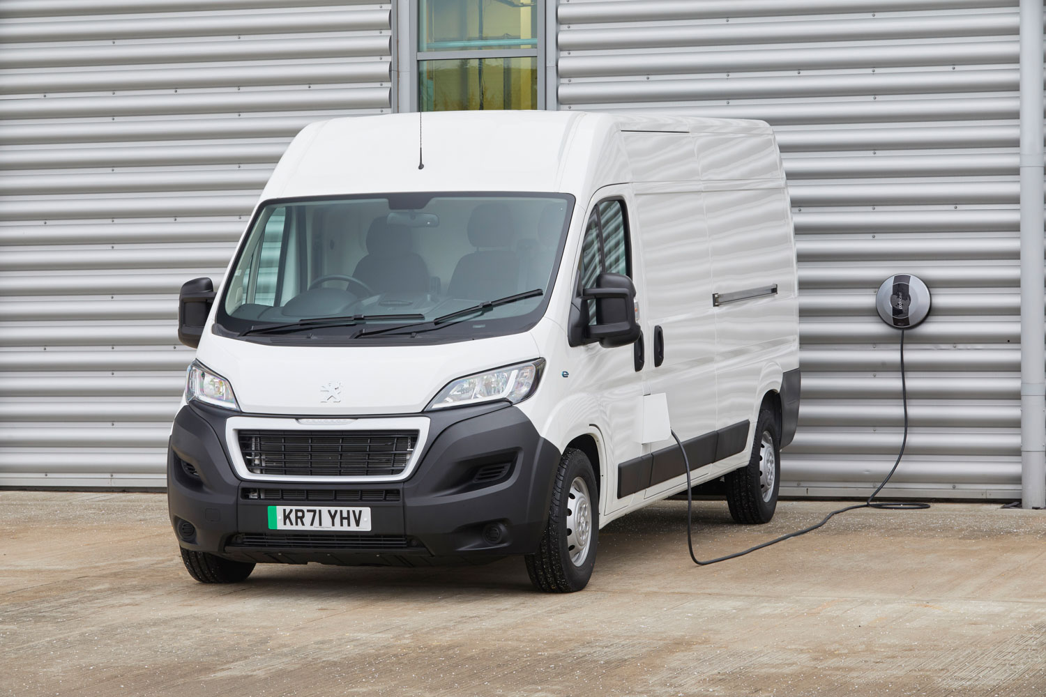 Van Reviews | Peugeot e-Boxer (2022) | CompleteVan.ie