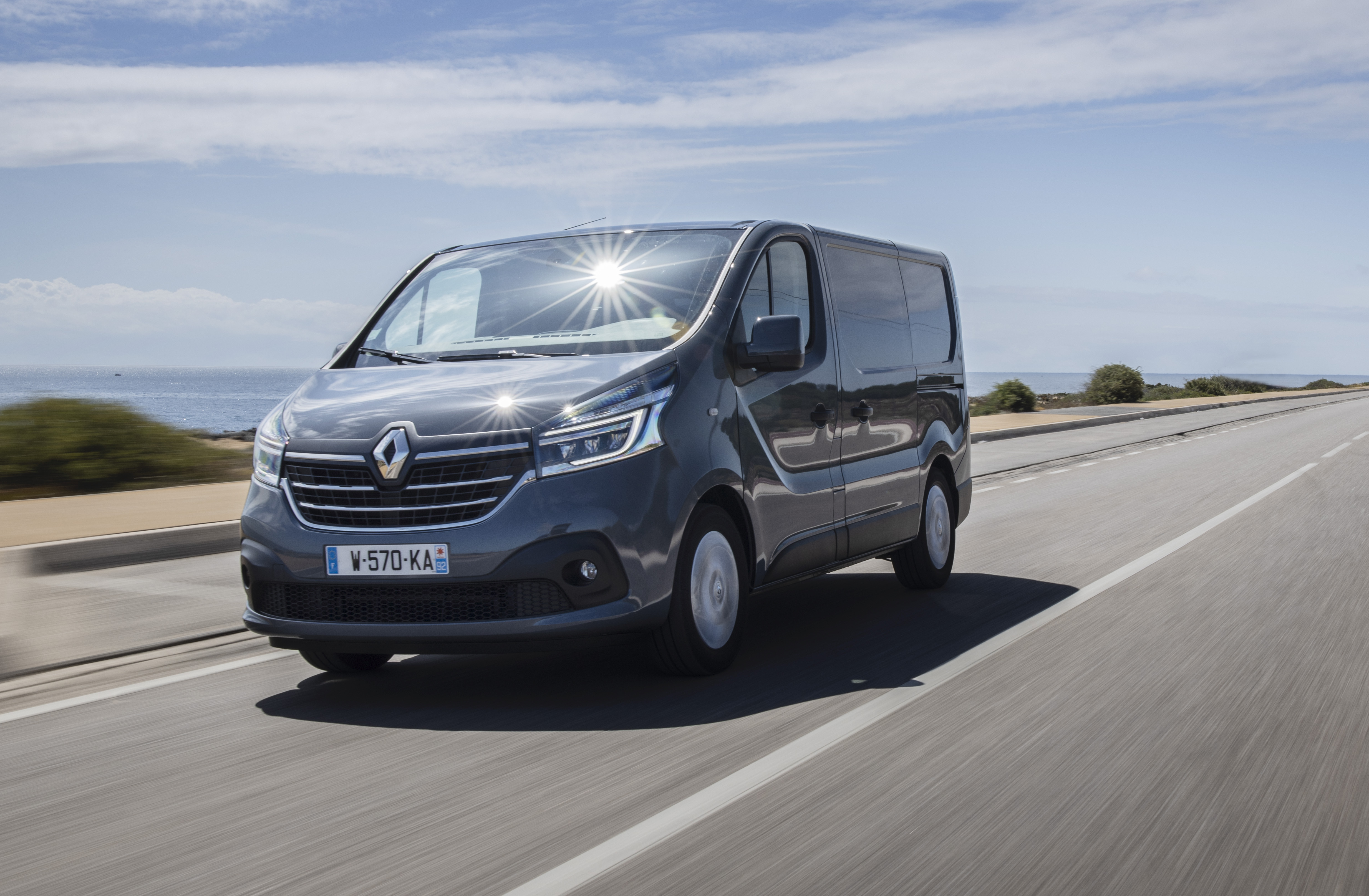 Van Reviews | Renault Trafic range (2021) | CompleteVan.ie